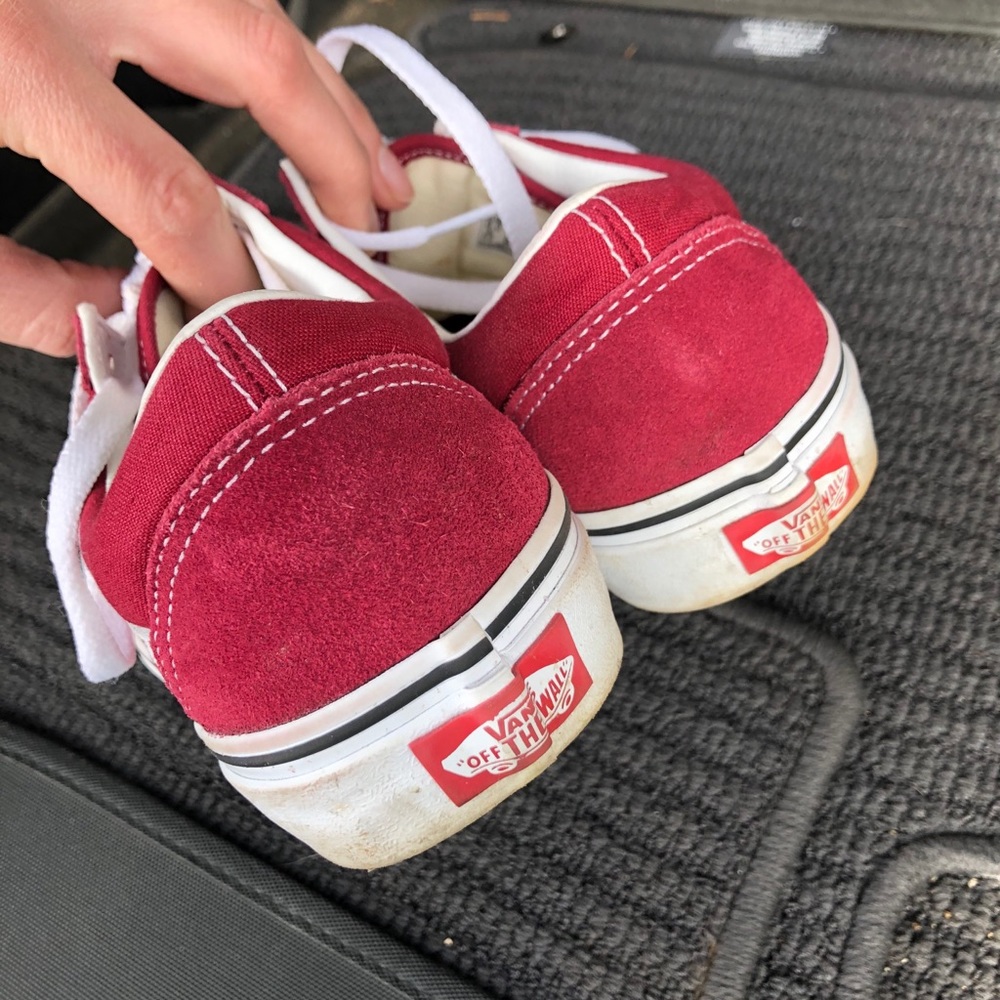 Maroon/red Women’s Vans